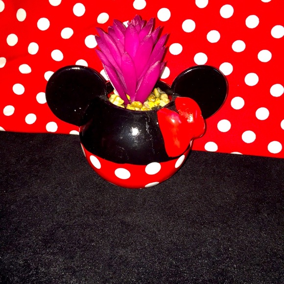 New Mickey and Minnie Mini Planters with Artificial plants - Picture 5 of 7